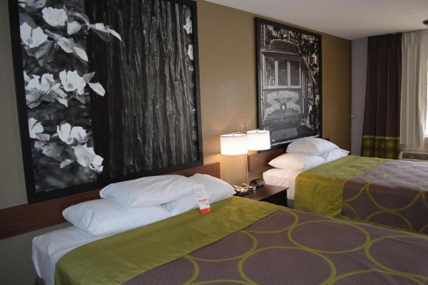 Super 8 by Wyndham Salinas image 16