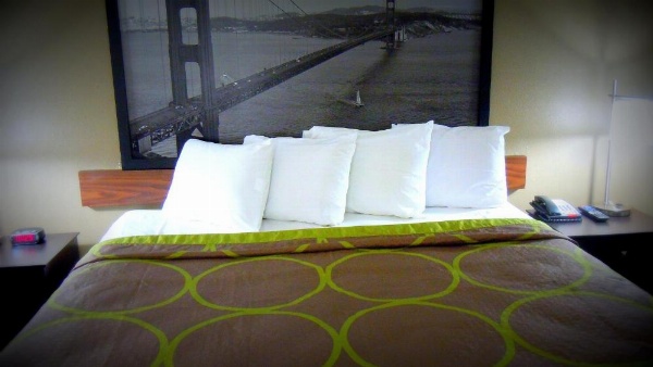 Super 8 by Wyndham Salinas image 7